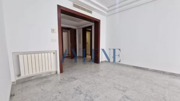 Ampio Appartamento S4 con Stanza di Servizio a Jardins de Carthage