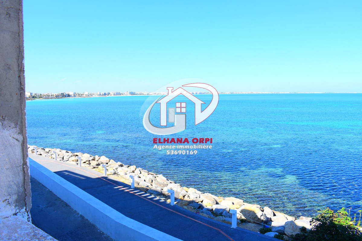 Exceptional Seaside Home in Borjerras, Mahdia