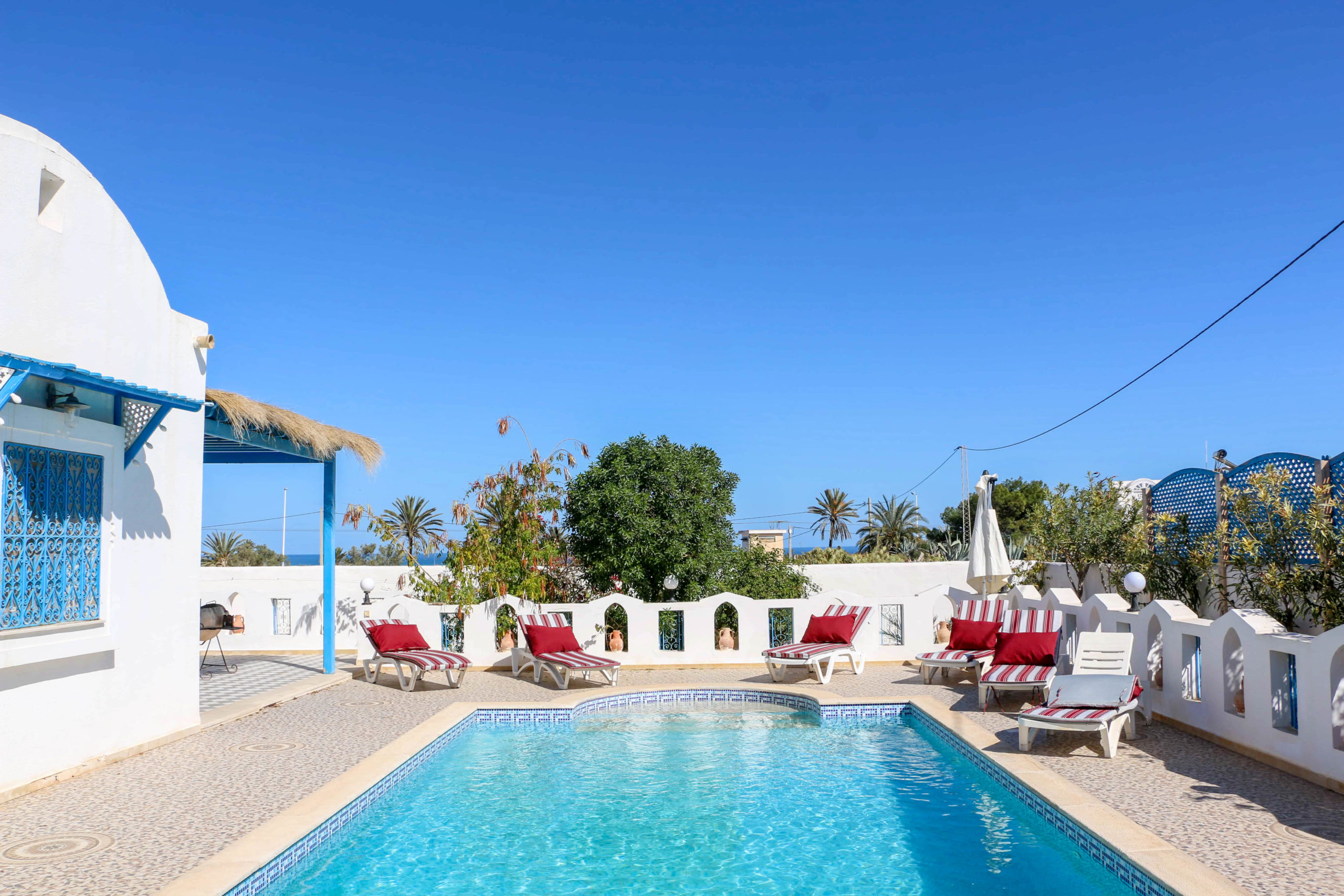 Luxury Vacation Villa with Sea View and Pool in Djerba