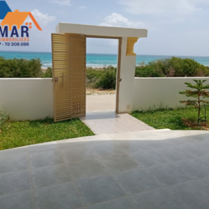 Villa S+2 et S+3 pied dans l’eau à Ezzahra