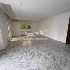 Appartement avec 3 pièces en rez de chaussée