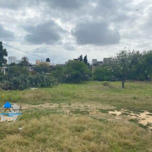 Terrain d’une superficie 910 m² , situé à ksour gharnata – Chot Mariem sousse