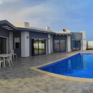 Maison plain pieds avec piscine garage au cœur de la nature