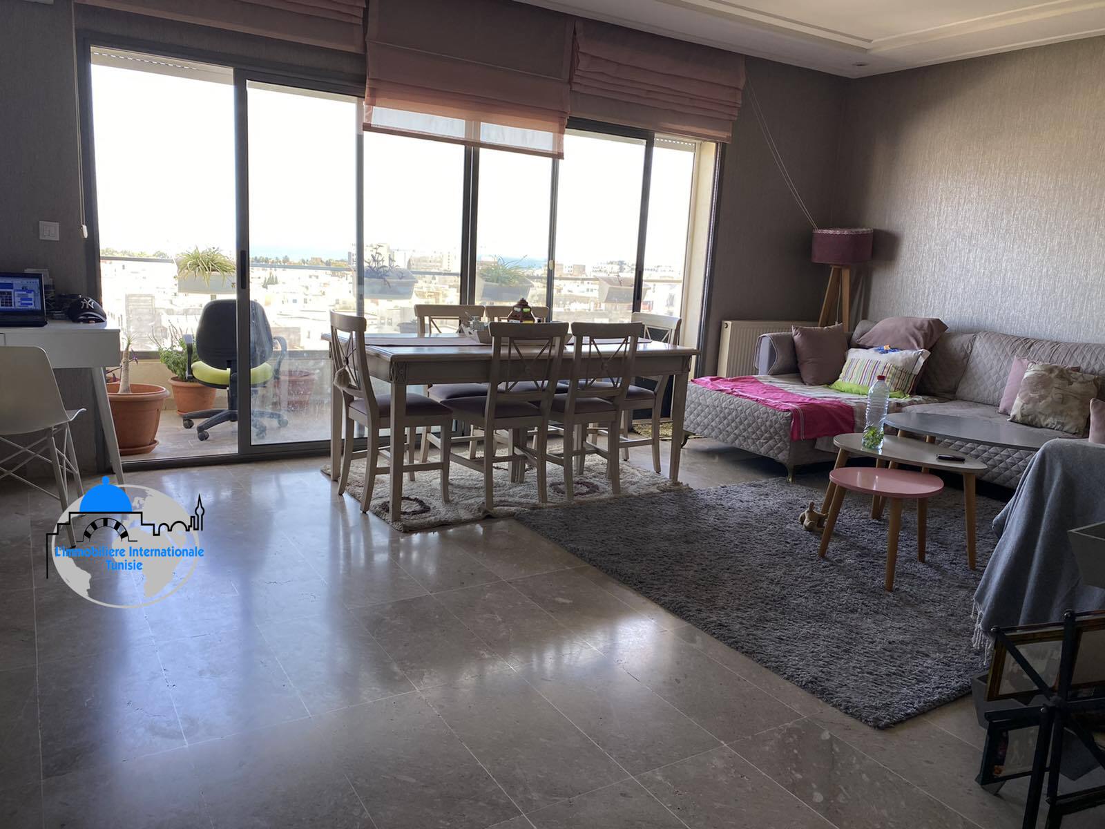 Luxueux appartement (s+3) à Khezama