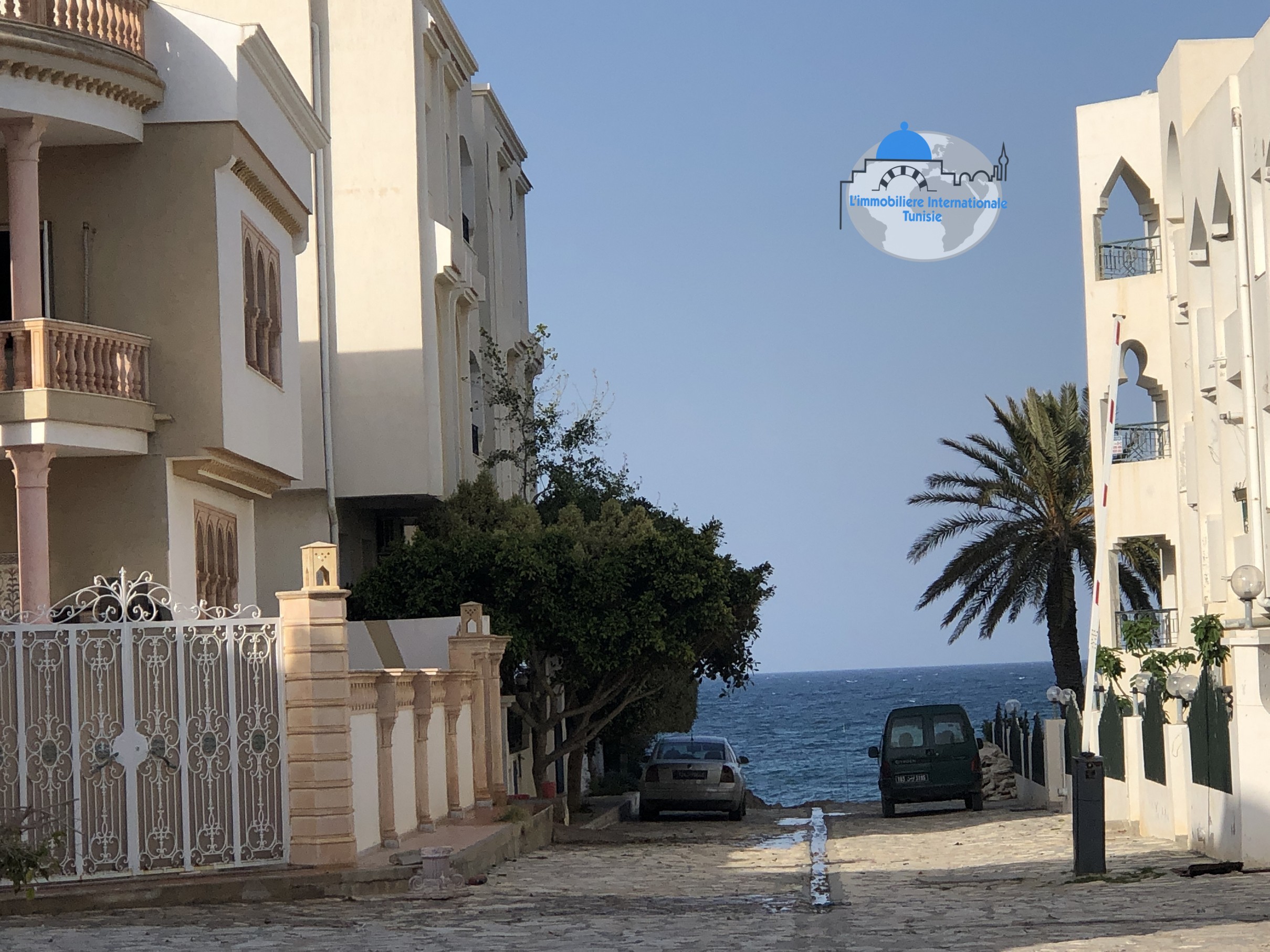 Waterfront Duplex S+2 for Rent in Chott Mariem, Sousse