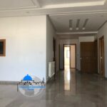 Photo-2 : Lumineux appartement S+4 sans meubles de 165 m² situé à Khezama
