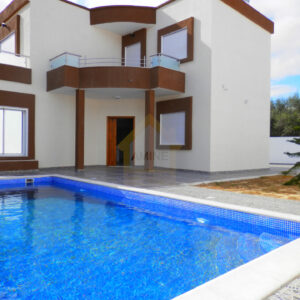 Villa avec piscine titre bleu proche la mer à Midoun Djerba