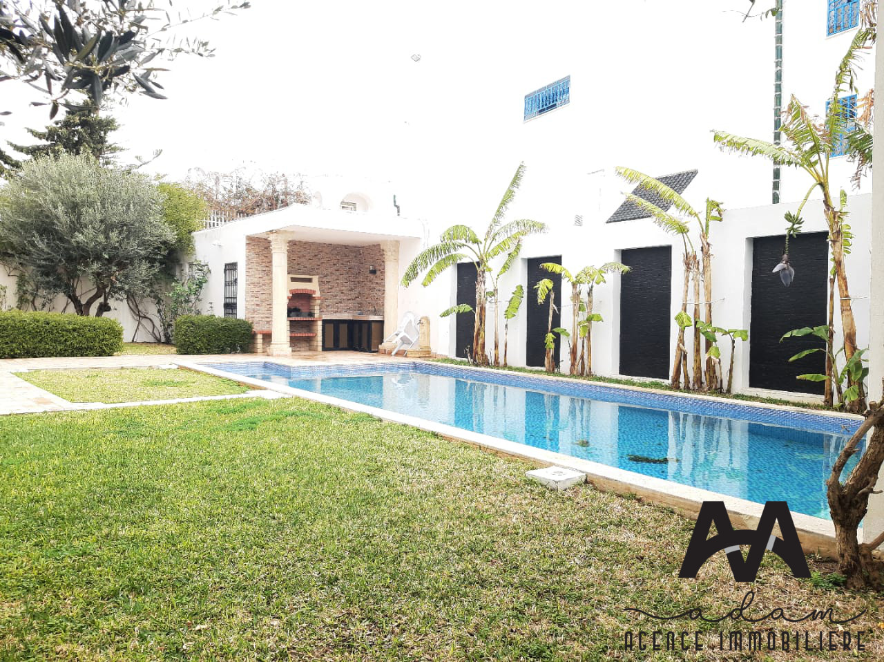 Villa à Hammamet S+5 avec jardin et piscine chauffée