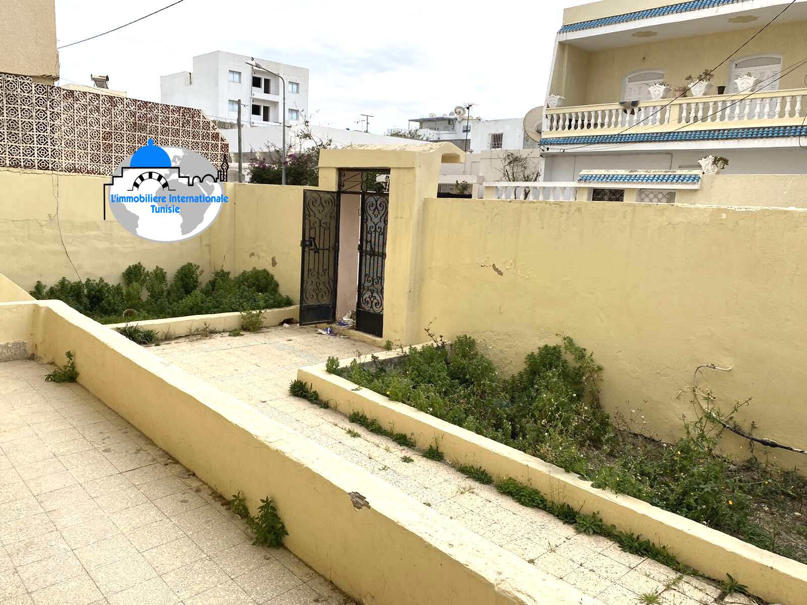 Villa dotée d'un emplacement idéal , Situé à khzema Est Sousse