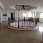 Photo-2 : Immense villa avec piscine