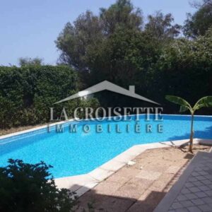 Villa S+6 avec piscine à Gammarth