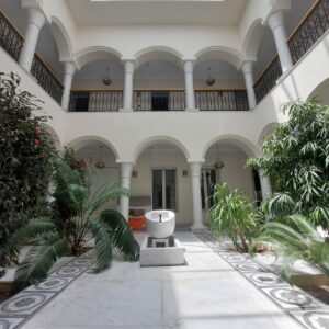 Villa de maitre S+7 à La Soukra