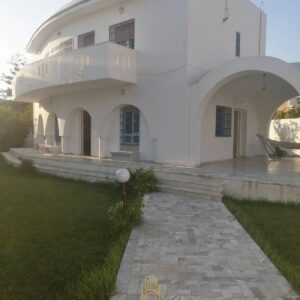 Villa 2S+5 avec jardin à Sidi Mahersi
