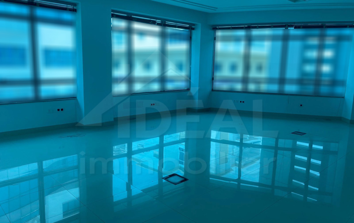 Bureau de 230M² aux Berges du Lac1