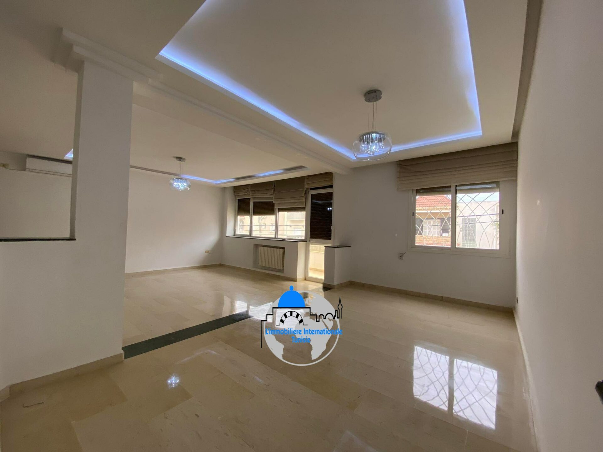 Très agréable étage de villa S+4 à Sahloul