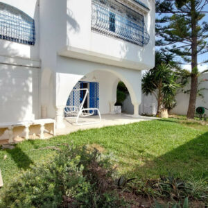 Villa S+4 avec jardin et abris à Sidi mahrsi, Nabeul