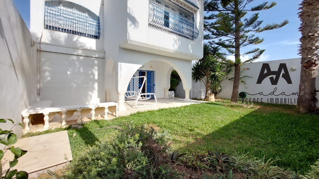 Villa S+4 avec jardin et abris à Sidi mahrsi, Nabeul