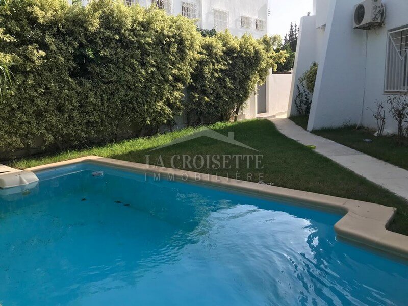 Villa S+5 avec Piscine à La Marsa