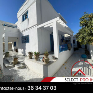 Villa S+4 de 354m² à Mrezga