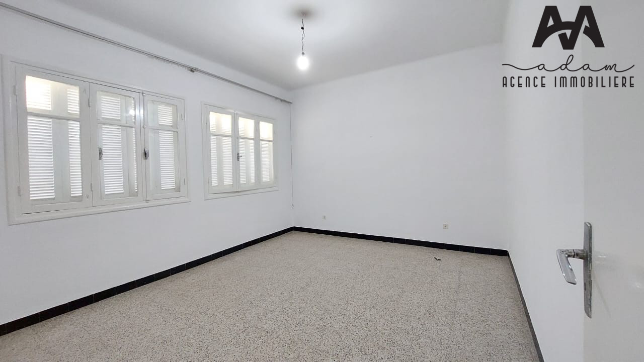 Office Space for Rent in Nabeul City Center: The Ideal Location for Your Business!