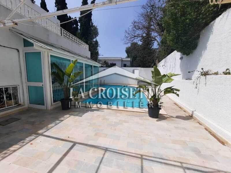 Villa S+7 avec piscine à Gammarth
