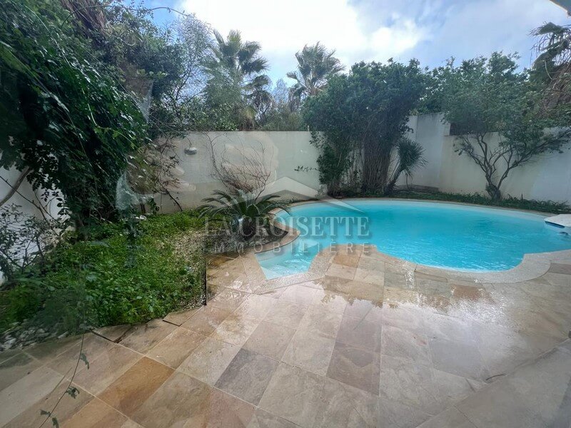 Luxury Villa S4 with Pool in Gammarth: A Haven of Luxury and Comfort