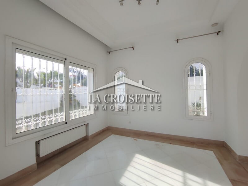 Luxury Villa S+3 with Garden in Gammarth: An Elegant Haven