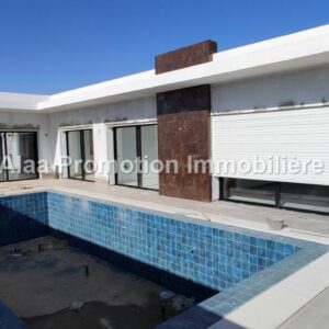 Superbe villa avec piscine à Djerba en zone urbaine