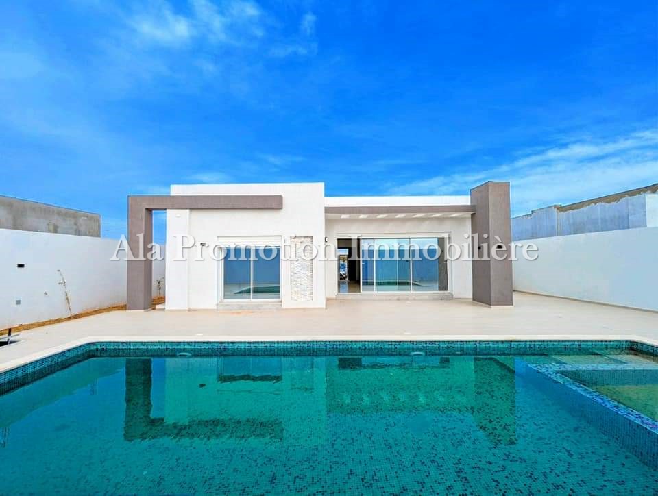 Luxury Villa with Pool in Djerba