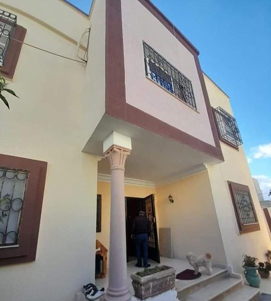 Dream Villa in Ben Arous: A Luxury Oasis for Family Life or an Exceptional Project