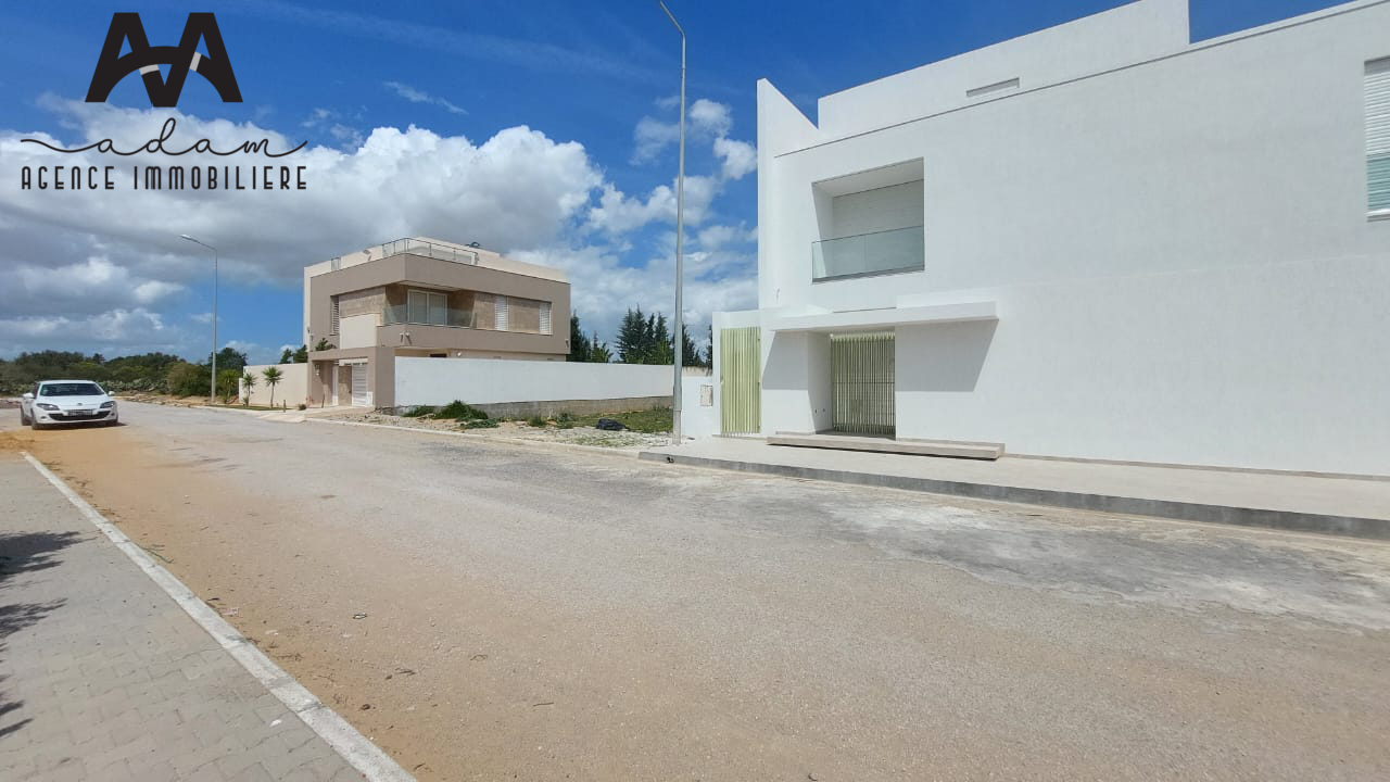 Terrain de 297m² à Sidi Mahersi