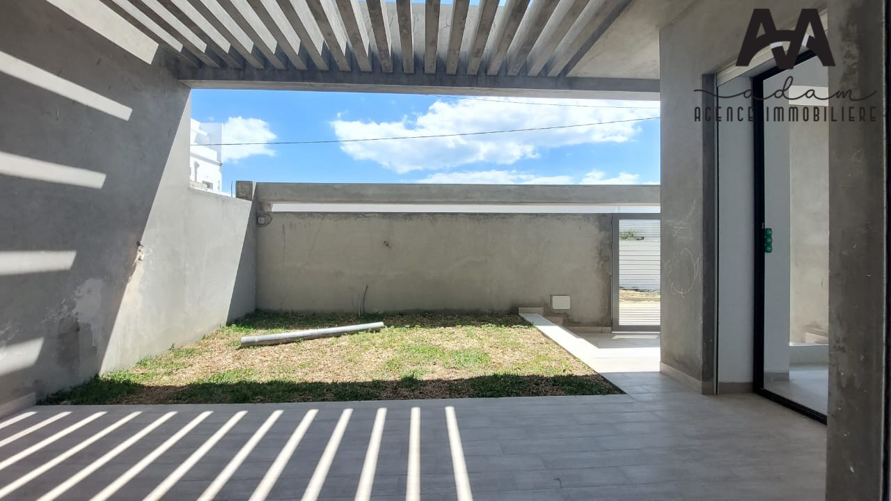 Villa S+3 avec jardin à Maamoura