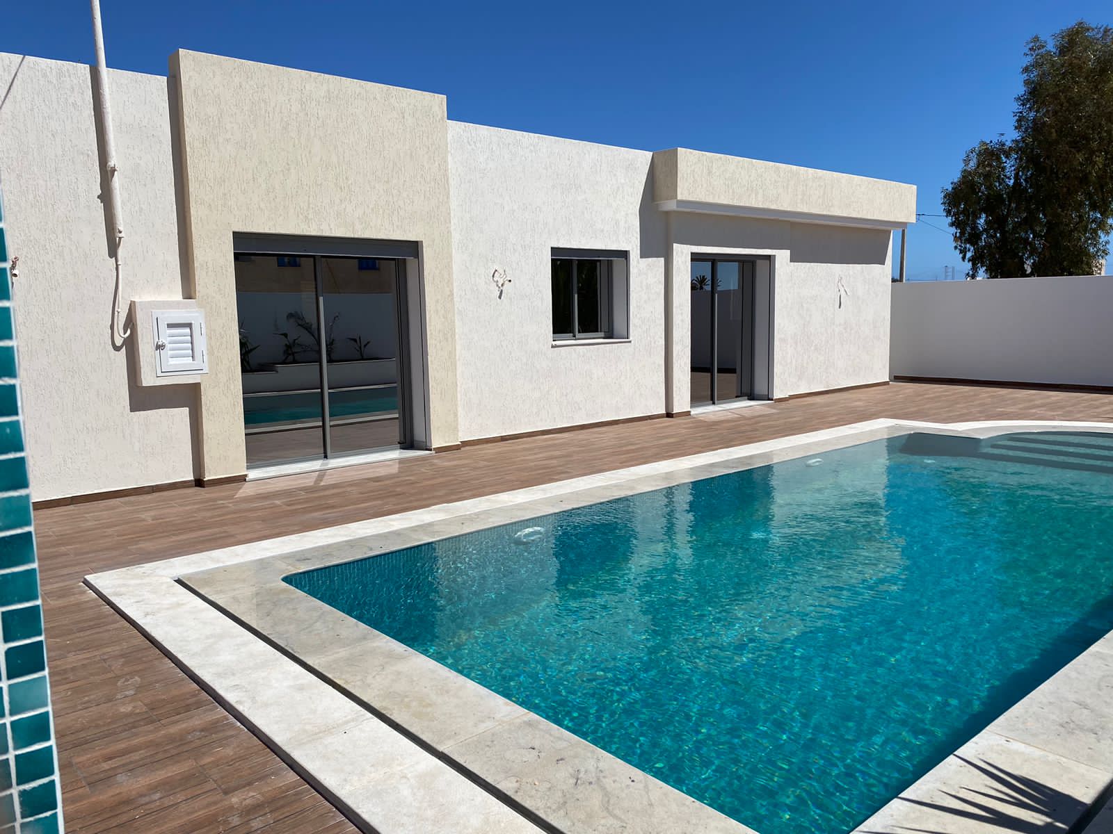 Modern Villa, Sunny with Pool and Large Land in Djerba