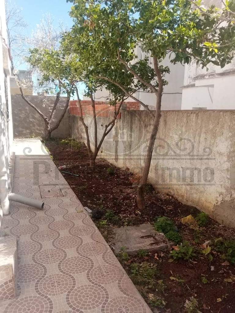 Rez de chaussé de villa à Ain Mariem