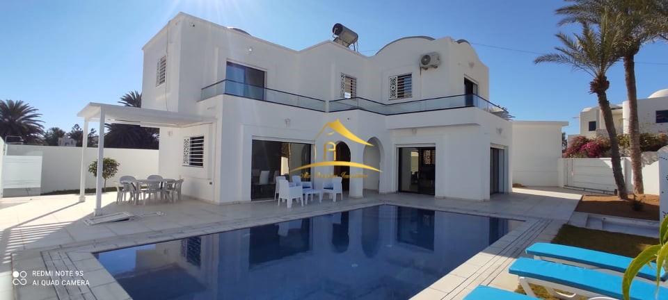 Luxury Villa with Pool in Djerba's Tourist Zone