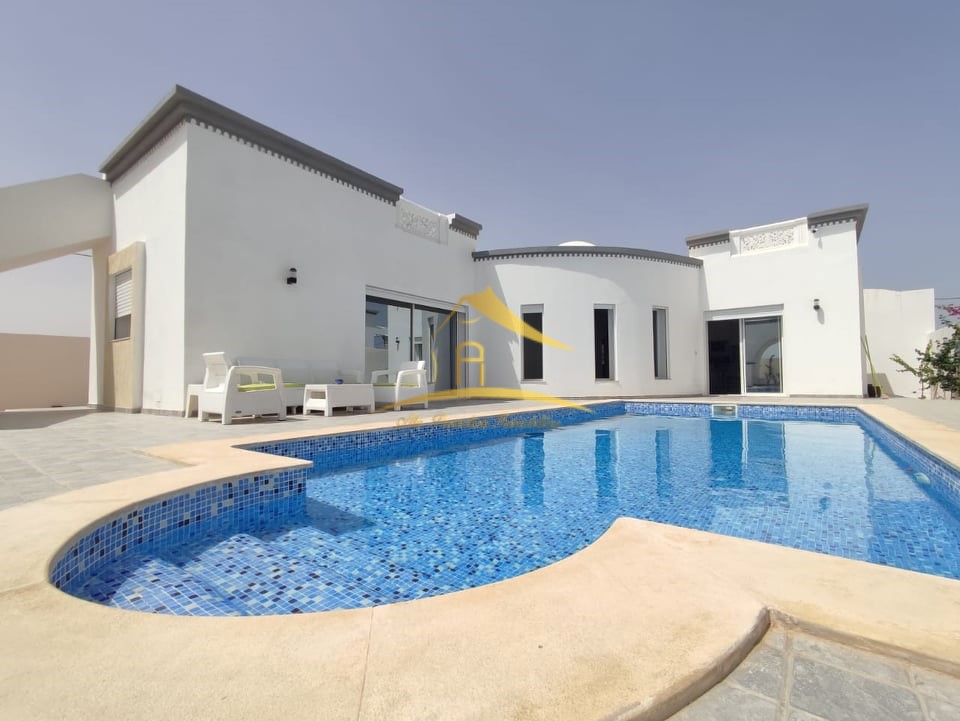 Stunning Villa with Pool in Djerba - Your Dream Vacation Oasis
