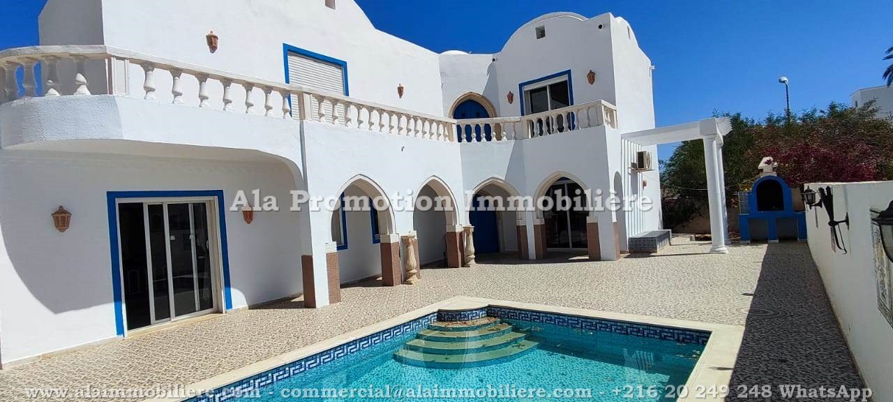 Stunning Villa with Pool in Djerba