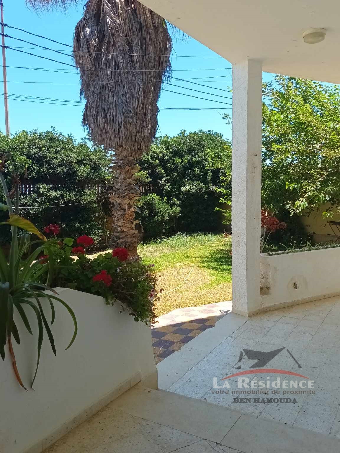 Ground Floor Apartment in a Furnished Seaside House at Corniche, Bizerte