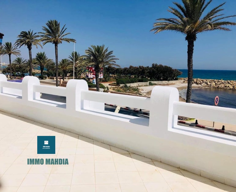 Appartement en S+3 vue de mer meublé situé à Corniche