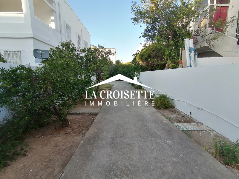 Étage de villa S+5 avec jardin à la Marsa