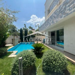 Villa S+5 avec piscine à la Marsa