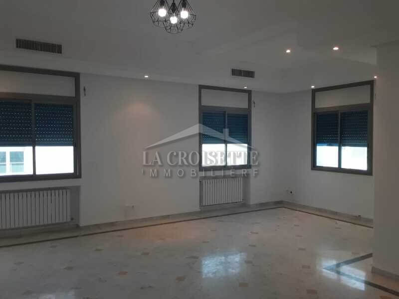 Office Space for Rent in Berges du Lac 1, Tunis: The Ideal Workspace