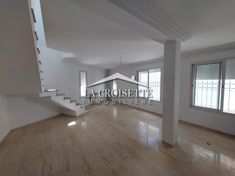 Duplex S+2 avec terrasse à la Marsa