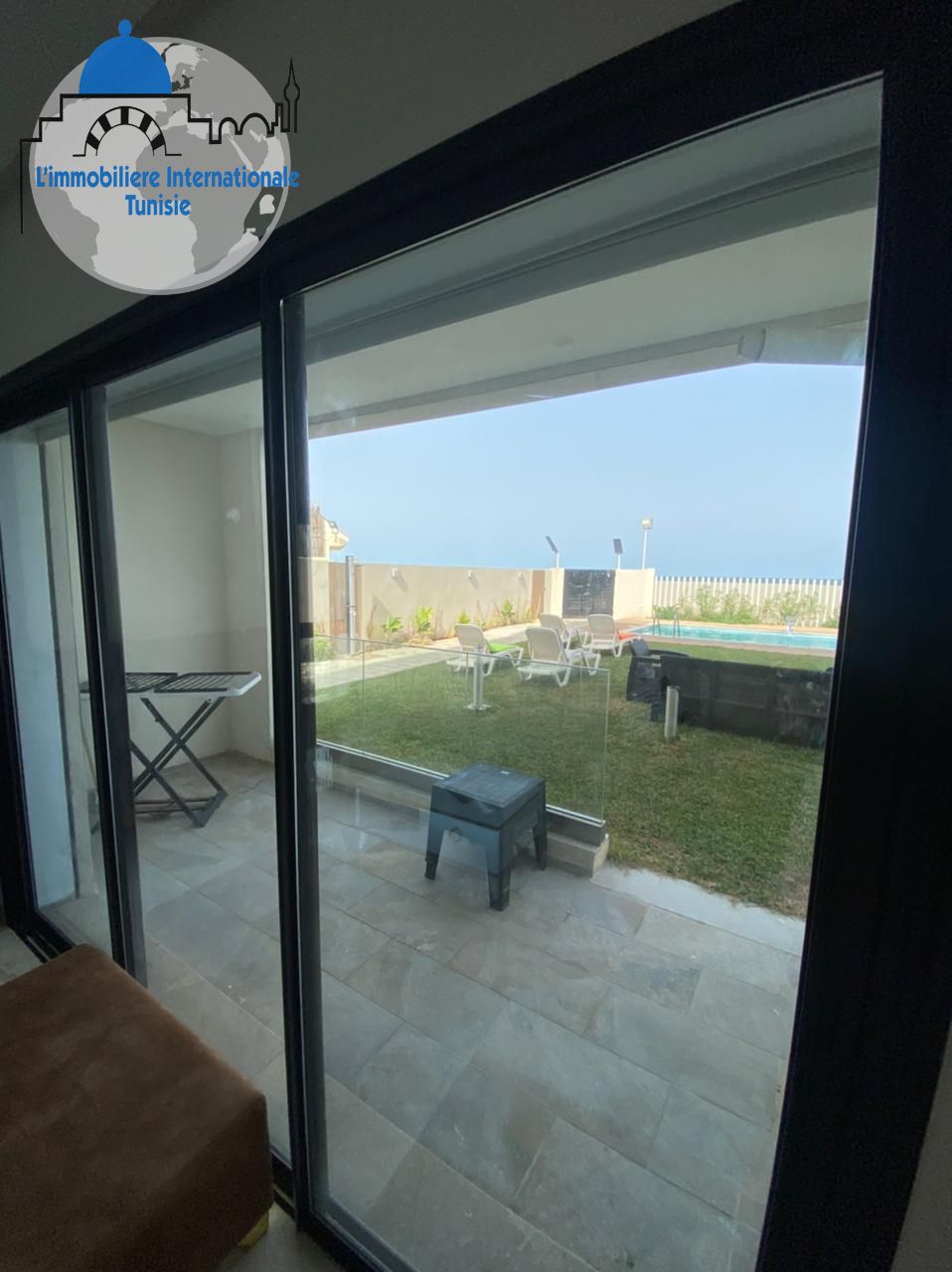 S+1 meublé avec piscine