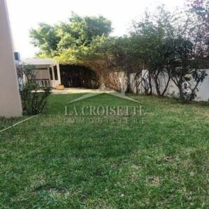 Appartement S+4 avec un grand jardin à Ain Zaghouan Nord