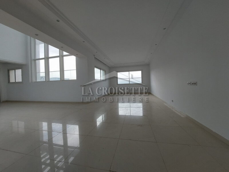 Penthouse S+3 avec piscine aux berges du lac 2