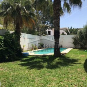 Villa S+4 avec piscine à Gammarth