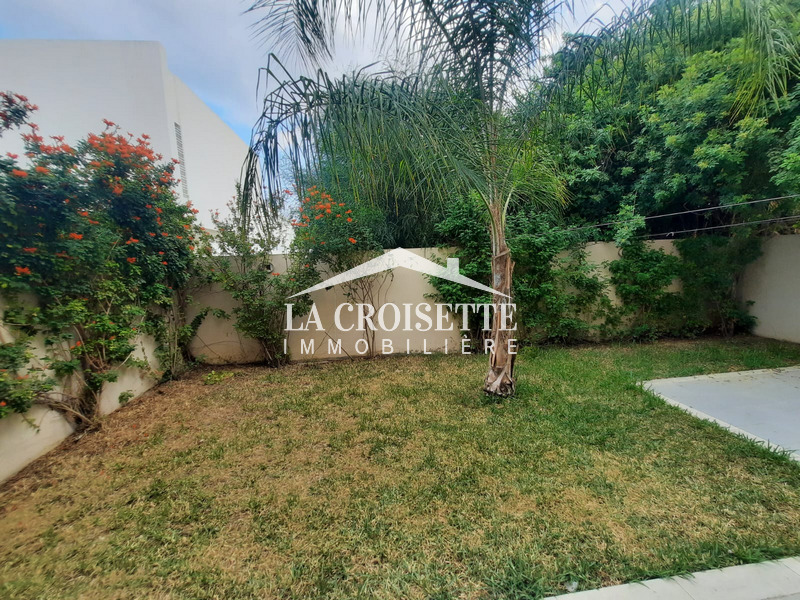 Triplex S+5 avec jardin à la Soukra