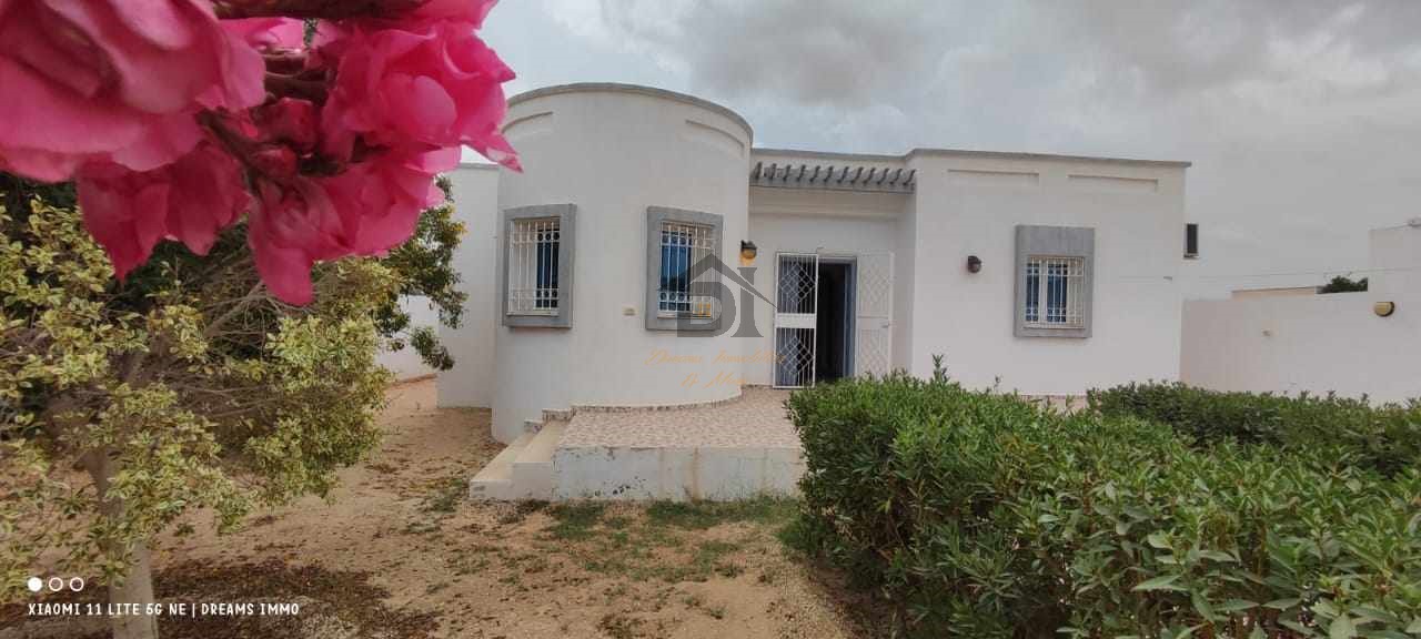 VILLA SANS PISCINE ET MEUBLEE à TEZDAINE MIDOUN DJERBA