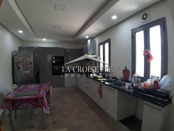 Villa S+3 avec piscine à Carthage